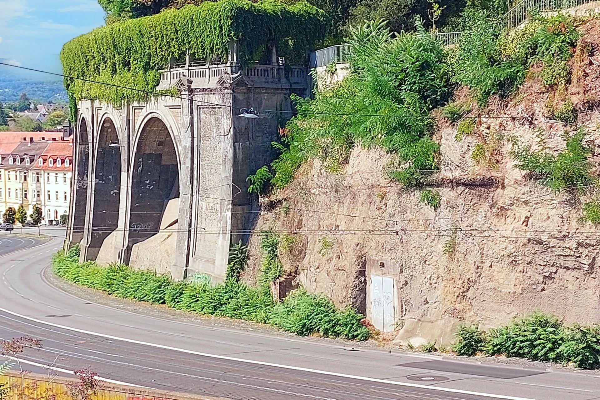 Weinbergbunker Kassel: Witnessing Wartime Resilience